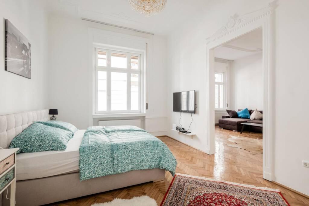 Oktober 6/8 Apartment Budapest Eksteriør bilde