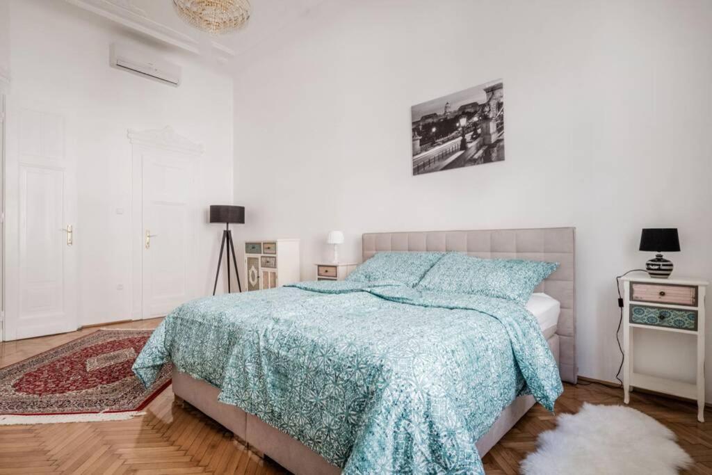 Oktober 6/8 Apartment Budapest Eksteriør bilde